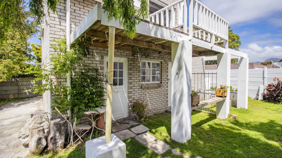 4 Bedroom Property for Sale in Kleinmond Western Cape